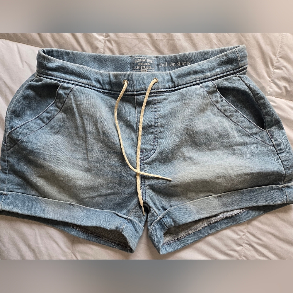 Signature by Levi Strauss Women's Denim Blue Shorts